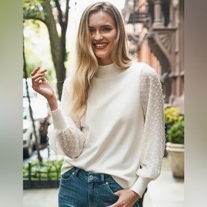 New white dot sleeve sweater